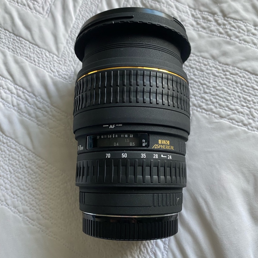 Sigma 24-70mm 2.8 camera lens